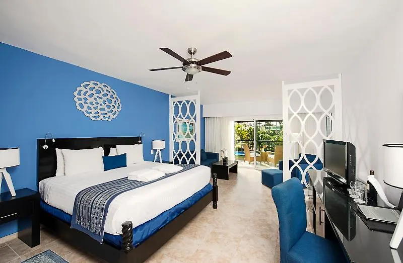 Hotel Ocean Blue And Sand